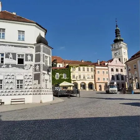 Apartment Na Plovarne - Podkrovni Mezonet S Klimatizaci Mikulov