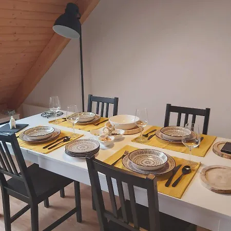 Apartment Na Plovarne - Podkrovni Mezonet S Klimatizaci Mikulov
