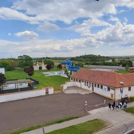 Na Plovarne - Podkrovni Mezonet S Klimatizaci * Mikulov