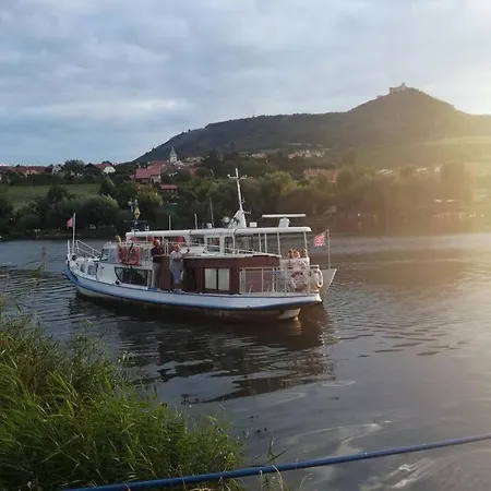Na Plovarne - Podkrovni Mezonet S Klimatizaci *